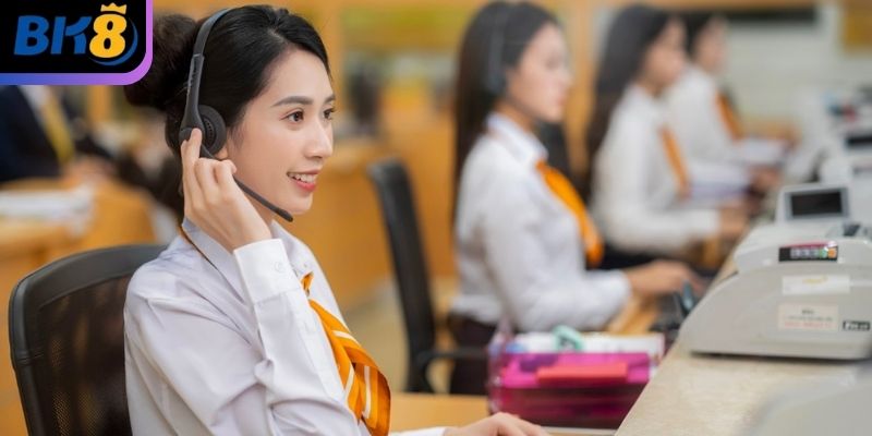 Nhân viên chuyên nghiệp hỗ trợ dịch vụ 24/7